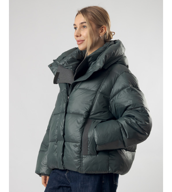 Пуховик женский короткий в зеленом оттенке Towmy К1010-1