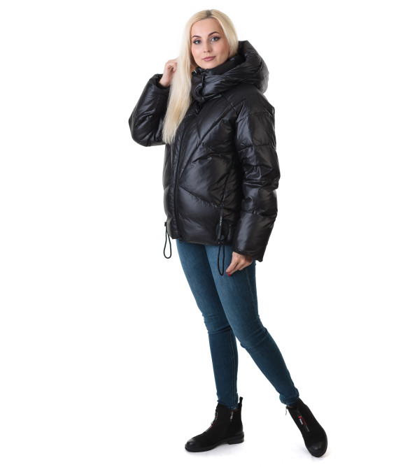 Куртка чорна коротка з капюшоном TOWMY К549