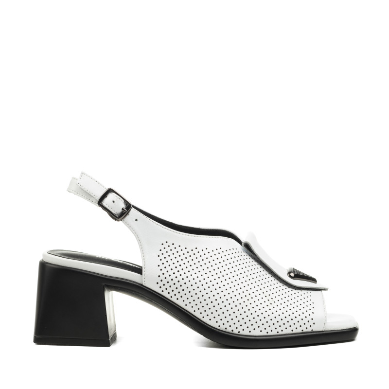 Босоніжки жіночі білі на зручному каблуці Mode Anona 1303Л
