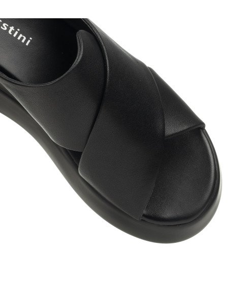 Шльопанцы женские черные на танкетке Berisstini 1360Л