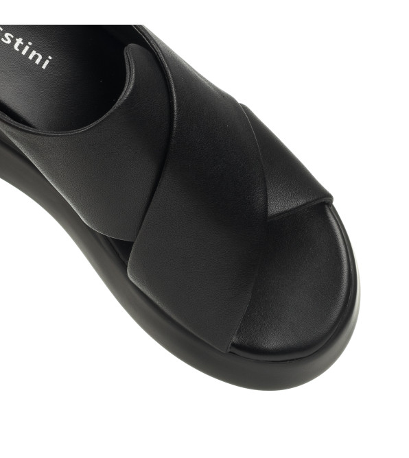 Шльопанцы женские черные на танкетке Berisstini 1360Л