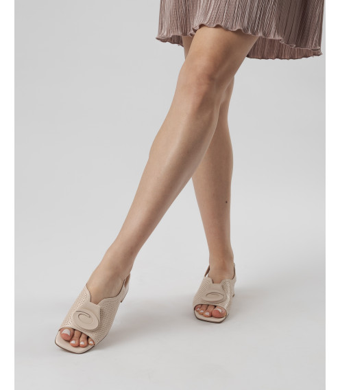 Босоніжки жіночі бежеві шкіряні Lady Marcia 1604Л