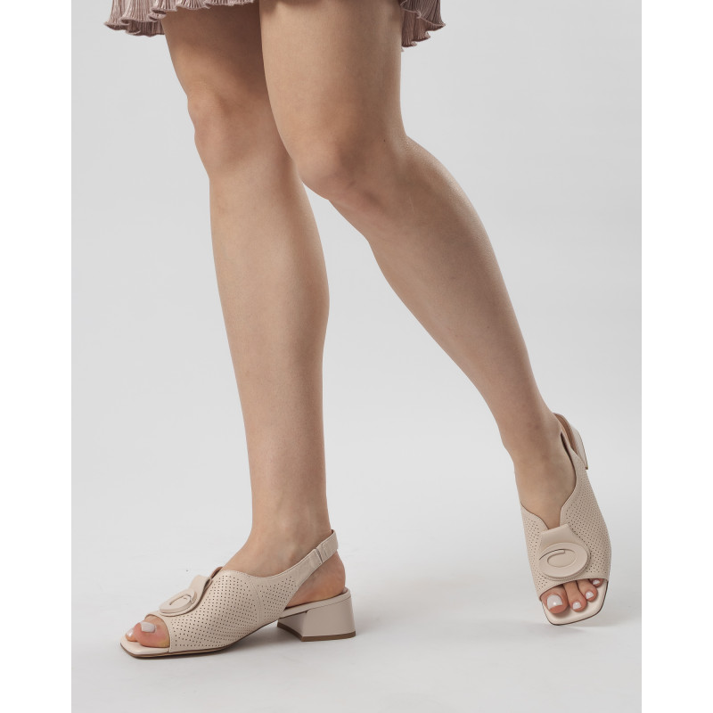 Босоніжки жіночі бежеві шкіряні Lady Marcia 1604Л