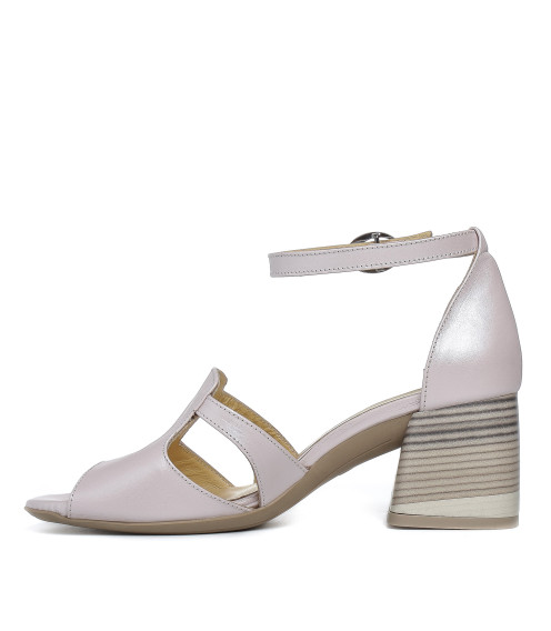Босоножки женские кожаные пудровые на толстом каблуке Guero 1154ЛZ