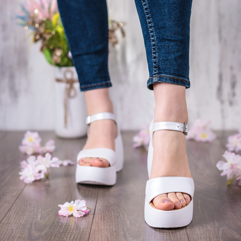 Босоножки женские белые, на танкетке и платформе, кожаные All shoes 1337ЛZ