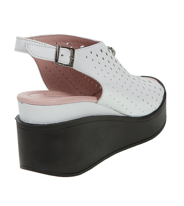 Босоножки женские кожаные белые на танкетке Aquamarin 973ЛZ
