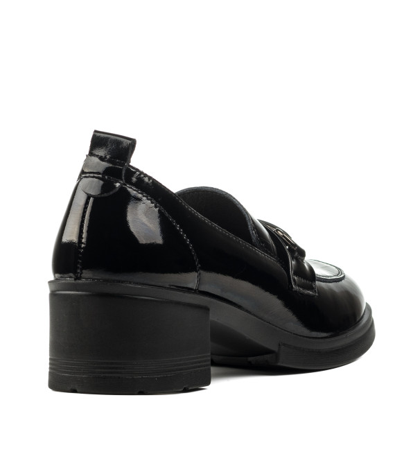 Туфли-лоферы женские черные лакированые Meegocomfort 2358Т