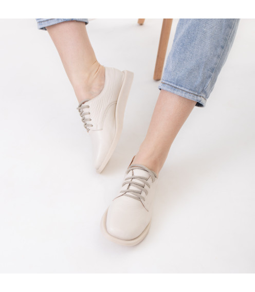 Дербі жіночі шкіряні молочні  на низькому ходу All shoes 894ТZ-В