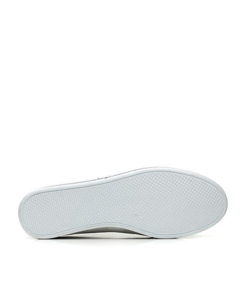 Туфли женские закрытые на белых шнуровках Voyager 970ТZ-А