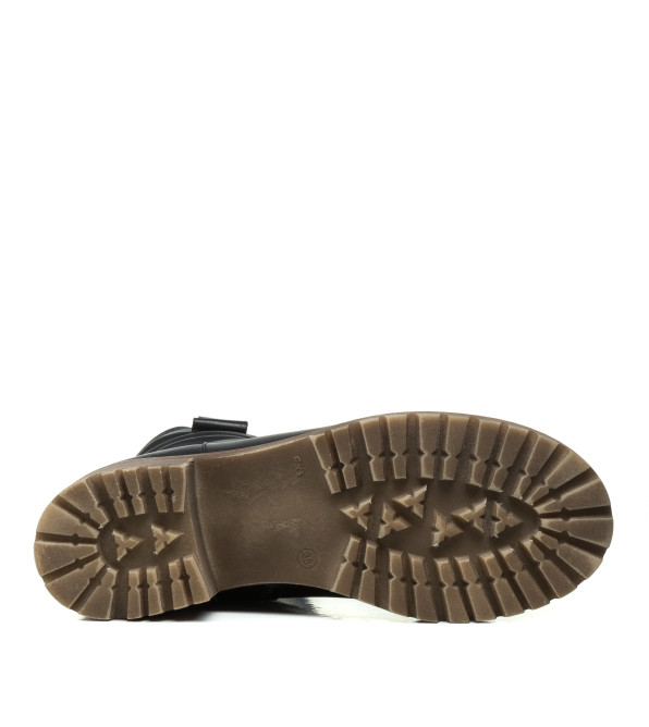 Черевики romax чорні на тракторній підошві зручні 1101ЦП