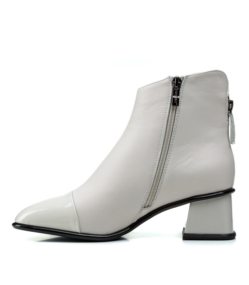 Ботильоны женские кожаные молочные с лакированным носком Brocoli 1366Б
