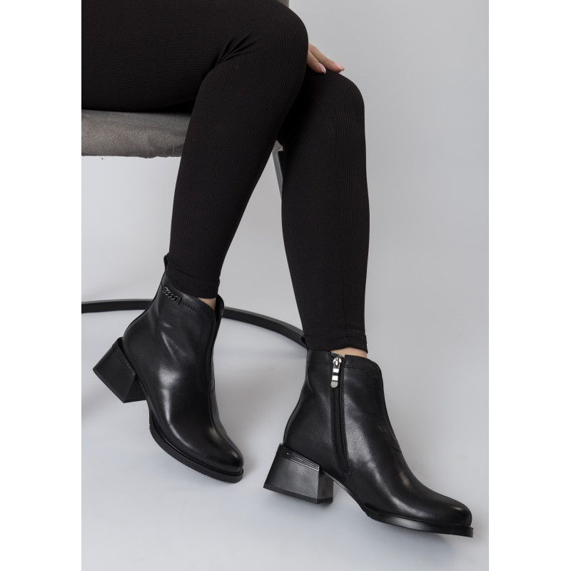 Ботильйони жіночі шкіряні чорні на товстому каблуку Vidorcci 1656Б