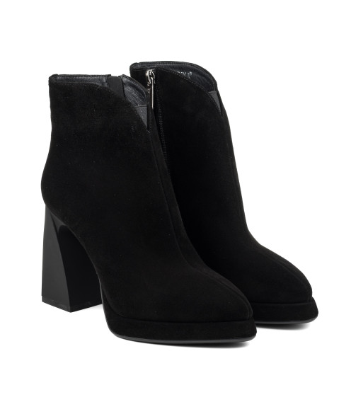 Ботильйони жіночі замшеві чорні на високому каблуку Sufinna 1671Б